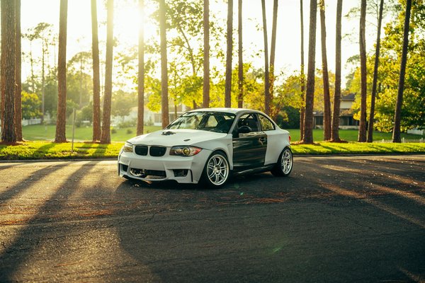 Les casques de moto féminins : guide complet et conseils essentiels